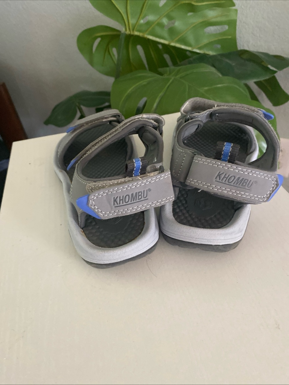 Khombu Women's River Sandals i size 6 - Picture 6 of 9